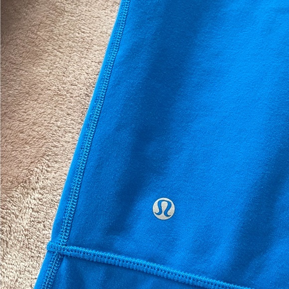 Lululemon jacket size 10 - Picture 4 of 8